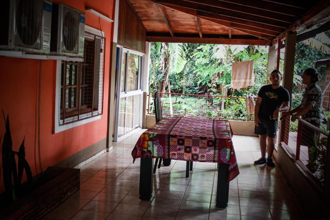 Hostel Haus Puerto Iguazú Kültér fotó